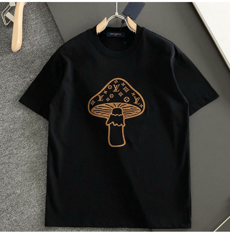 LOUIS VUITTON-04074 루이비통 2026년 NEW 남녀공용  자수 크루넥 티셔츠(2컬러)