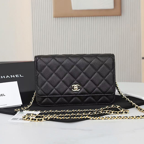 [스페셜오더]CHANEL-AP0250 2025년 신상 샤넬 블랙 금장 캐비어 턴락 월렛 온 체인 WOC