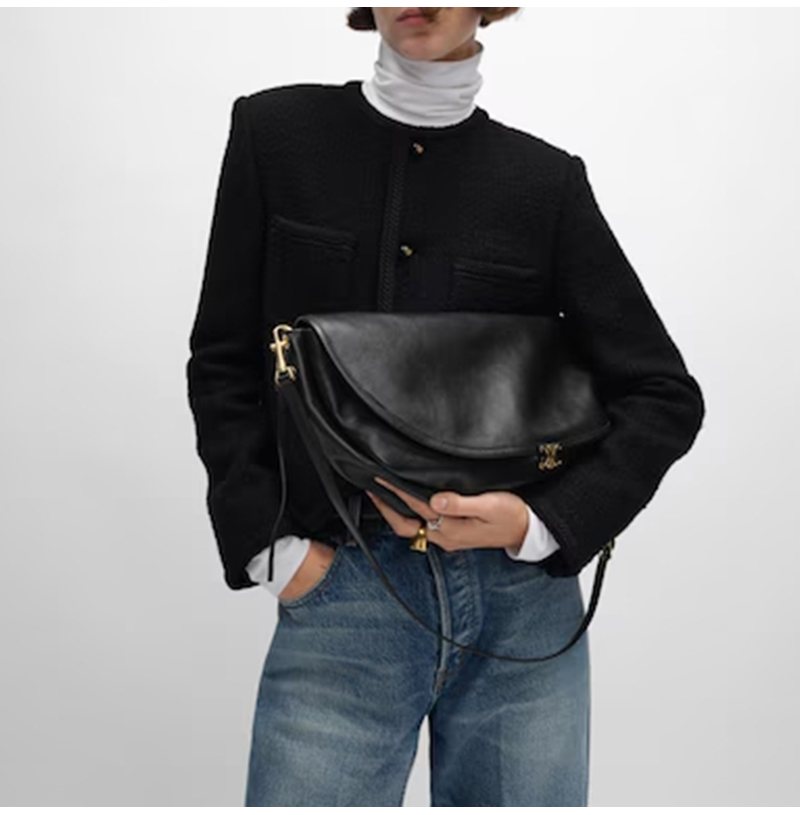  [스페셜오더]CELINE-124142 셀린느 서플 샤이니 램스킨하프문 소프트 트리옹프 백