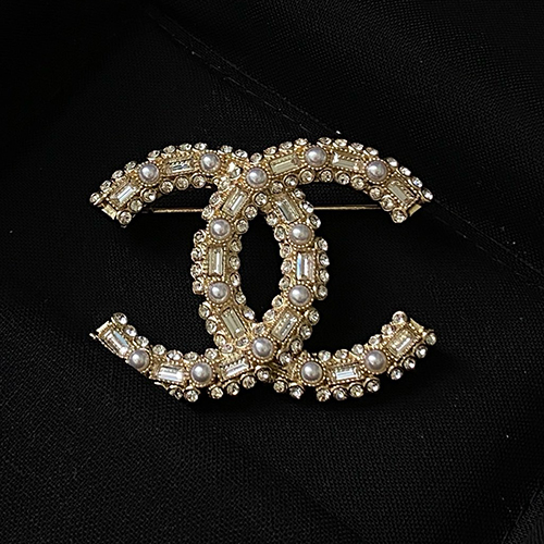 CHANEL-7097 샤넬 골드 크리스탈 진주 장식 CC 로고 브로치