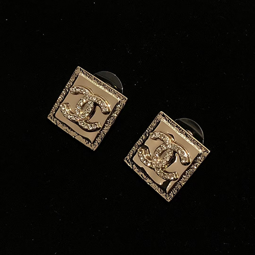 CHANEL-7211 샤넬 골드 CC 로고 스퀘어 귀걸이