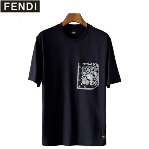 FENDI-06034 펜디 블랙 아플리케 장식 티셔츠 남여공용