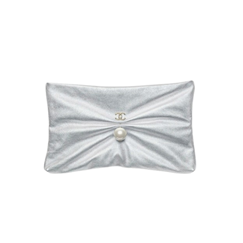 [스페셜오더]CHANEL-AP4614 샤넬 실버 메탈릭 램스킨 라지 파우치